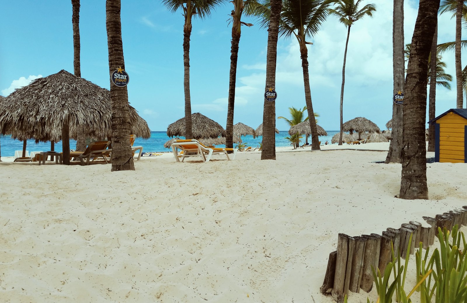 Punta Can Beach Side